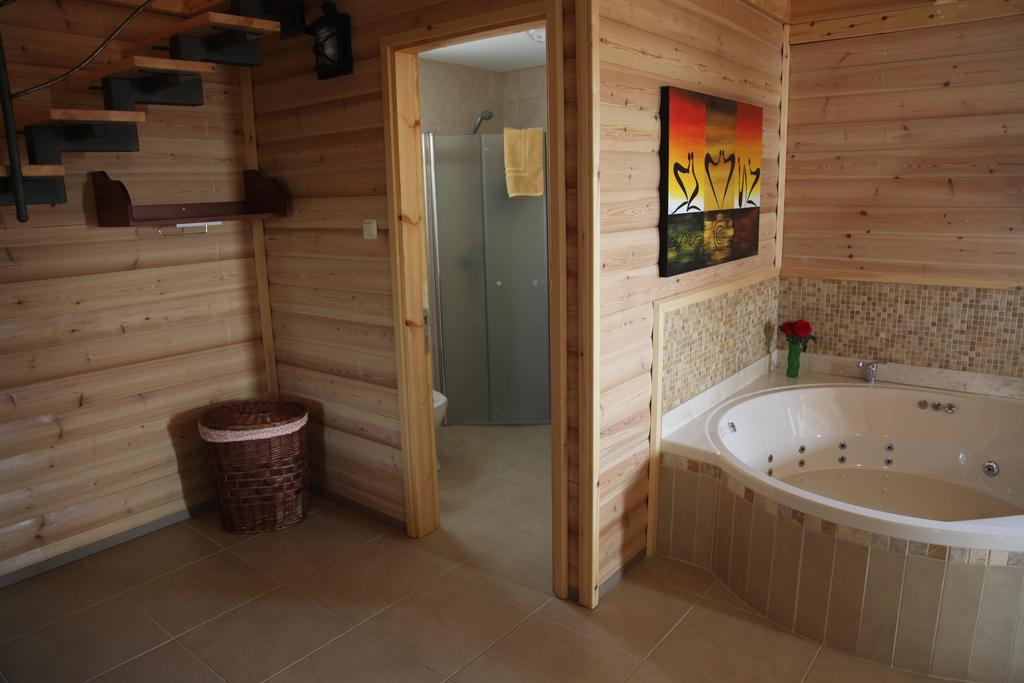 Be-Taam Ahava Suites Bruchim Qela' Alon Kültér fotó